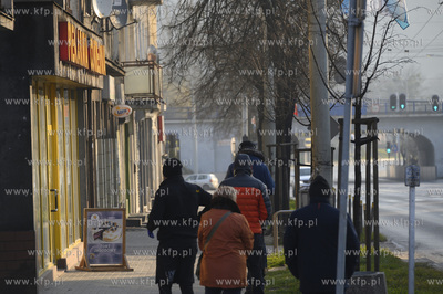 Gdynia Orłowo. Targowisko orłowskie. Nz. Kolejka...