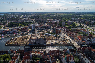 Gdańsk, Wyspa Spichrzów, a na niej nowe inwestycje....