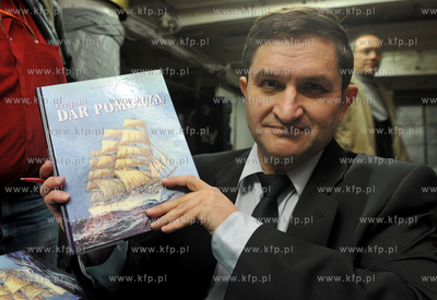 Gdynia. Dar Pomorza. Wodowanie, czyli promocja ksiazki...