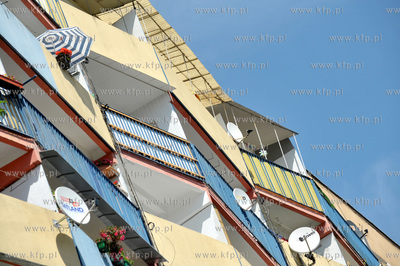 Gdansk Przymorze. Falowiec na ul. Kolobrzeskiej. 1....