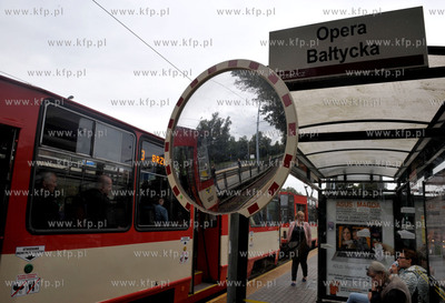 Przystanek tramwajowy Opera Baltycka na al. Zwyciestwa...
