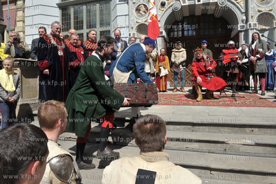 Gdansk. Swieto Miasta. Parada i inscenizacja  na ul....