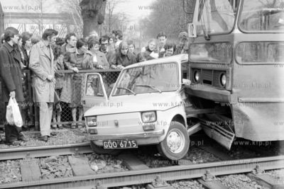 Wypadek na jednej z ulic Gdanska. Fiat 126p zderzyl...