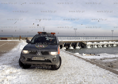 Gdynia. Bulwar nadmorski. Gdynscy straznicy miejscy...