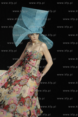 Gdansk. Gala Bursztynu i Mody Amberif 2011. Nz  pokaz...