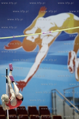 Trening skoczkini o tyczce Anny Rogowskiej, przed rozpoczynajcymi...