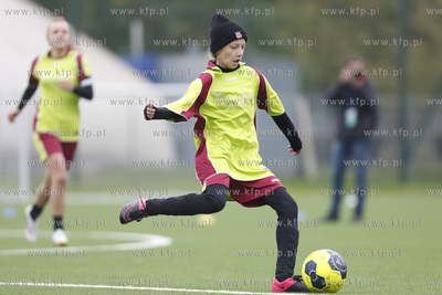 Gdansk Zaspa. Pilkarski turniej dzikich druzyn Do przerwy...