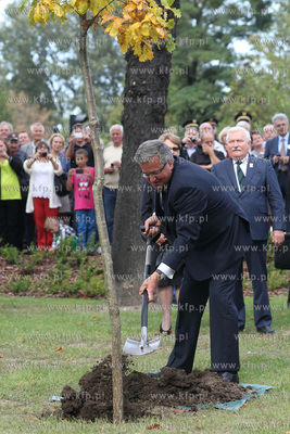 Sadzenie Debu Wolnosci w 25 rocznice Porozumien Sierpniowych...