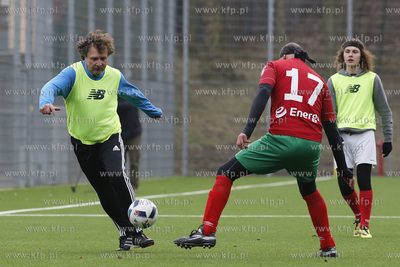 Gdansk. Boisko przy ul. Traugutta.  Sylwestrowy mecz...