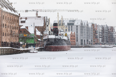 Zima w Gdańsku. Ołowianka, Sołdek i Wyspa Spichrzów.
09.02.2021
fot....