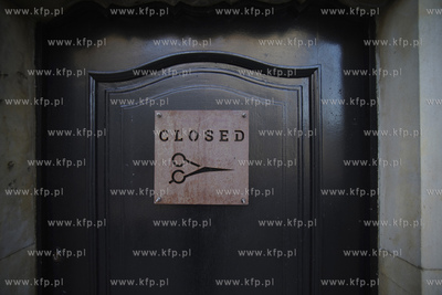 Koronawirus. Zamknięty zakład fryzjerski. 14.03.2020...