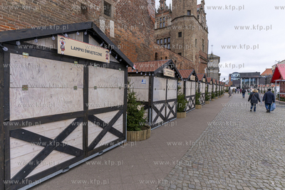 Przygotowania do otwarcia Jarmarku Bożonarodzeniowego...