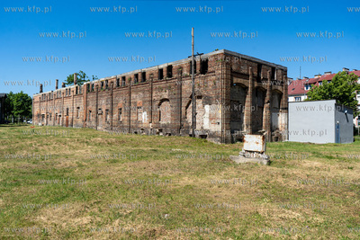 Stara zajezdnia tramwajowa w Oliwie przy skrzyżowaniu...