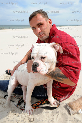 Przemyslaw Saleta ze swoim psem Milky Way, 8-miesieczna...