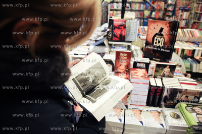 Gdansk. Ksiegarnia Muza. Autobiografia Danuty Walesy...