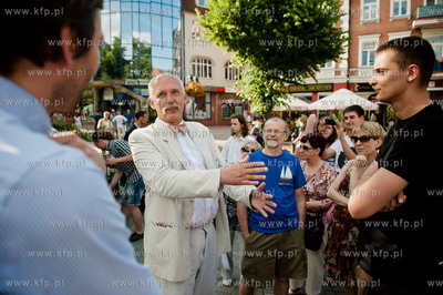 Sopot. Ul. Bohaterow Monte Cassino. Spotkanie Janusza...