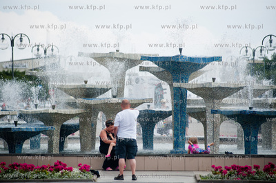 Gdynia. Odnowiona fontana na Skwerze Kosciuszki.
15.07.2013
fot....