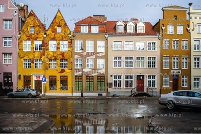 Gdansk. Odnowione fasady kamienic przy ulicy Szerokiej.
09.02.2015
fot....