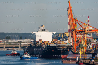 Najwiekszy kontenerowiec w historii portu MSC Charleston,...