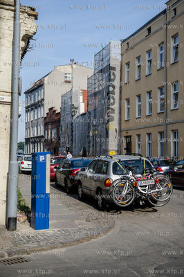 Gdansk. Ul Grodzka. Wprowadzona strefa platnego parkowania.
03.08.2015
fot....