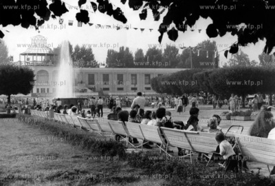 Okolice sopockiego mola, w glebi sopockie Tarasy. 09.1984...