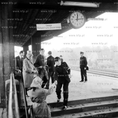 Pomiary ruchu pasazerskiego na przystankow PKP kolejki...