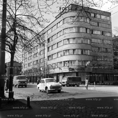 Ulica 10 Lutego w Gdyni. Rok 1970. 
0005111z_kwiecien
Fot....