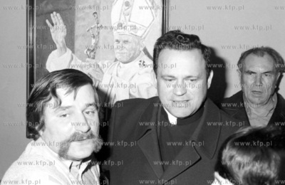 Lech Walesa i ksiadz pralat Henryk Jankowski. 1983...