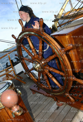 Wizyta zaglowca George Stage - najmniejszego pelnorejowca...