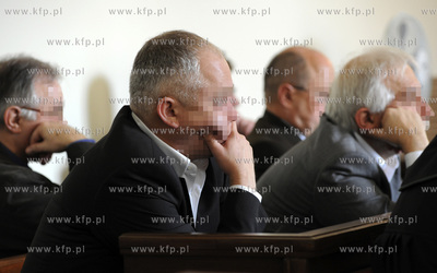 Przed gdanskim sadem rozpoczal sie dzisiaj glowny proces...