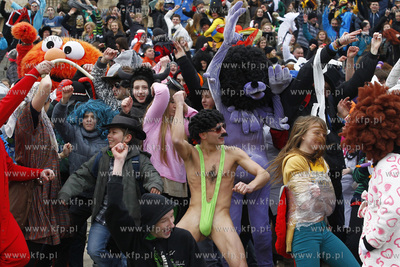 Przed Muzeum Narodowym w Szczecinie, na Wałach Chrobrego...