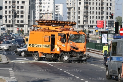 Gdansk. Morena. ul. Bulonska. Samochod pogotowia sieciowego...