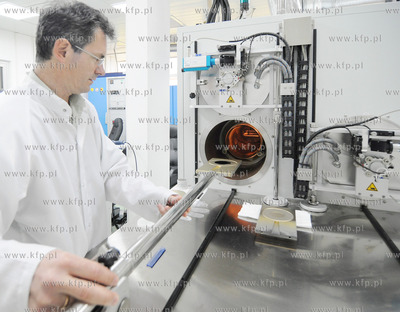 Tani sposob masowej produkcji grafenu - rewolucyjnego...