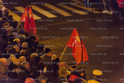 Gdańsk. Przemarsz konduktu żałobnego z trumną zamordowanego...
