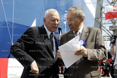 Stoczni Gdynia, ceremonia chrztu samochodowca Ro-Ro...