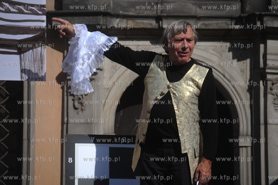 Happening pt "Aktorzy Przyjechali" z okazji wmurowania...