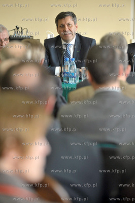 Wicepremier Janusz Piechocinski spotkal sie w Zukowie...