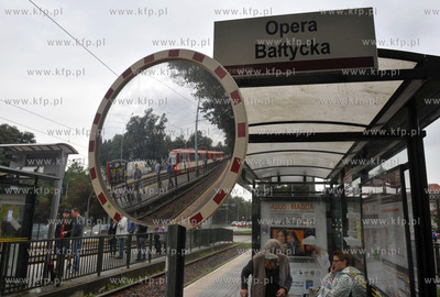 Przystanek tramwajowy Opera Baltycka na al. Zwyciestwa...
