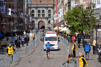 II PZU Gdansk Maraton. Ostratni zawodnik zamykajacy...