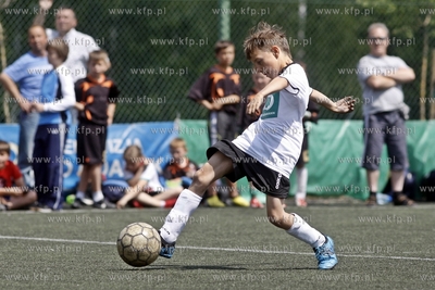 Gdansk Zaspa. Pilkarski turniej dzikich druzyn Do przerwy...