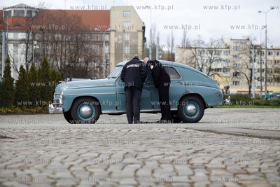 Zabytkowy samochod marki Warszawa, ktora jezdzil Karol...