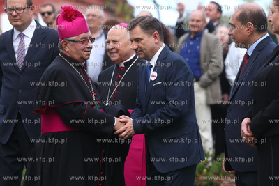 Sadzenie Debu Wolnosci w okolicy sali BHP Stoczni Gdanskiej...