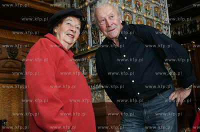 VI FESTIWAL DOBREGO HUMORU. Okragly stol satyrykow....