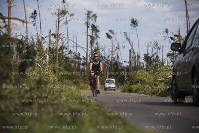 Skutki nawałnicy, która z piątku na sobotę przeszła...