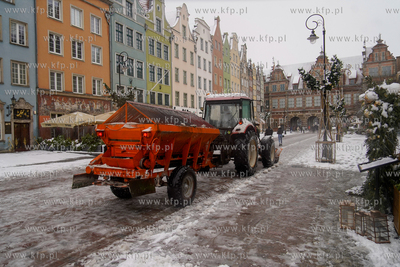 Zima z Gdańsku. Pług na Dugim Targu. 11.01.2025 fot....