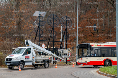 Oliwa. Nowy drogowskaz przy ul. Spacerowej w pobliżu...