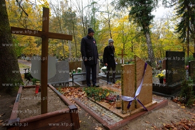 Gdańsk, Cmentarz Srebrzysko. Prezentacj projektu Znani-Niezapomniani....