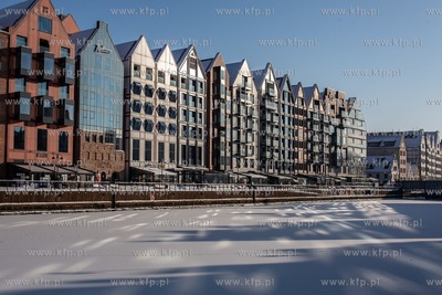 Gdańsk. Długie Pobrzeże oraz Wyspa Spichrzów. ...
