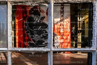 Gdańsk. Street art w Stoczni Cesarskiej. Nz. Spawacz...