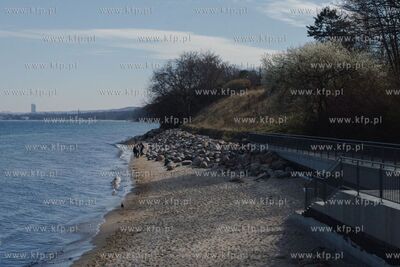 Plaża w Gdyni Orłowie.  18.04.2022 / fot. Anna Rezulak...